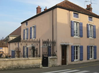 Les Volets Bleus - M. et Mme Delbecque - MONTBARD