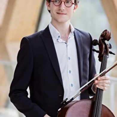 Grand Concert  symphonique à l'Abbaye de Fontenay le 8 août : Orchestre des Musiciens d'Europe direction : Félix Benati et le violoncelliste Pierre Fontenelle 