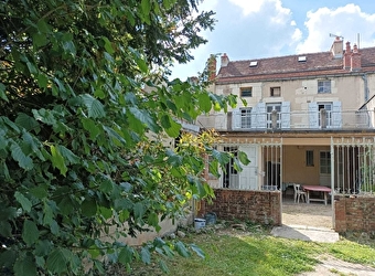 Grande maison familiale historique et de caractère - MONTBARD